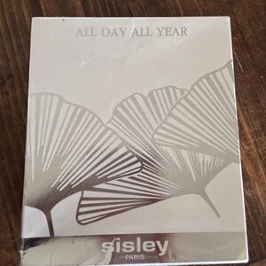 New Sisley Paris All Day All Year Discovery Program